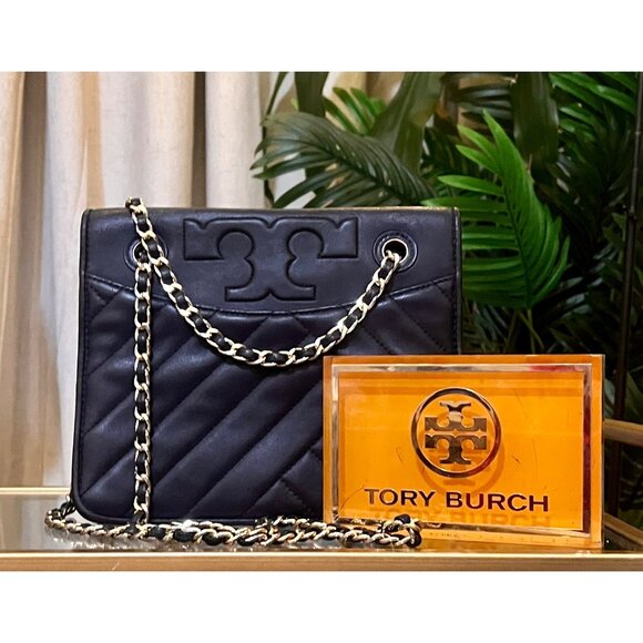 ✺ AUTHENTIC TORY BURCH NAVY BLUE QUILTED LEATHER FLEMING/ALEXA HANDBAG - Picture 1 of 11